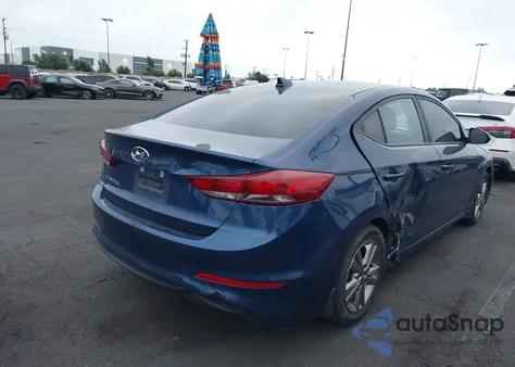 2017 Hyundai Elantra Se z USA, uszkodzony, nr VIN 5NPD84LF2HH196894